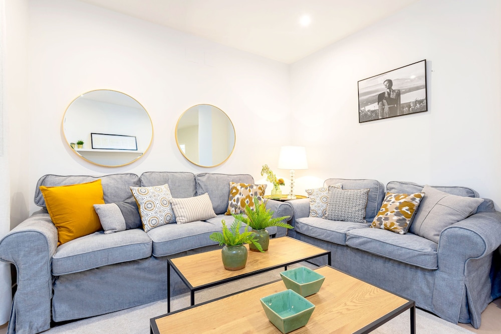 Genteel Home Marin Garcia I