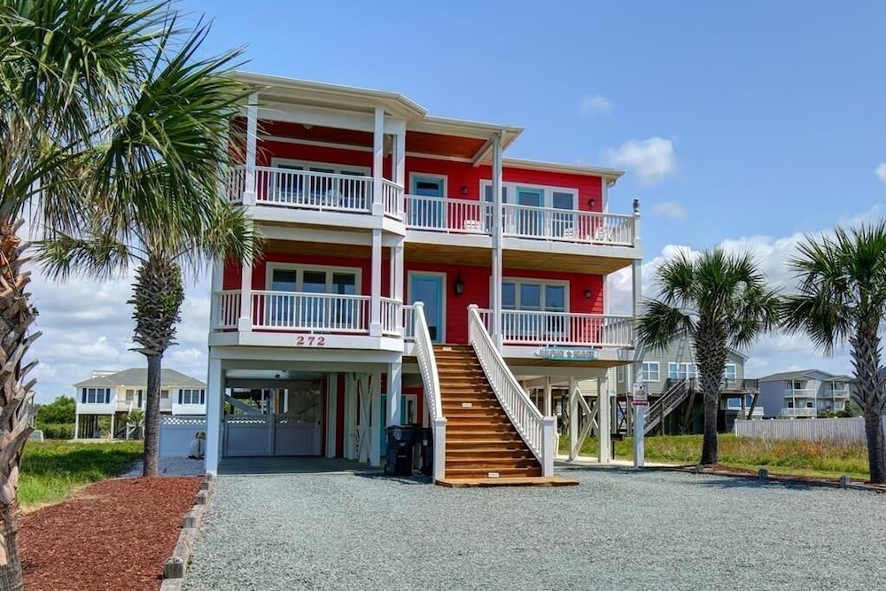 Myrtle Beach Vacations - Halfway To Heaven 5 Bedroom Home by RedAwning - Property Image 1