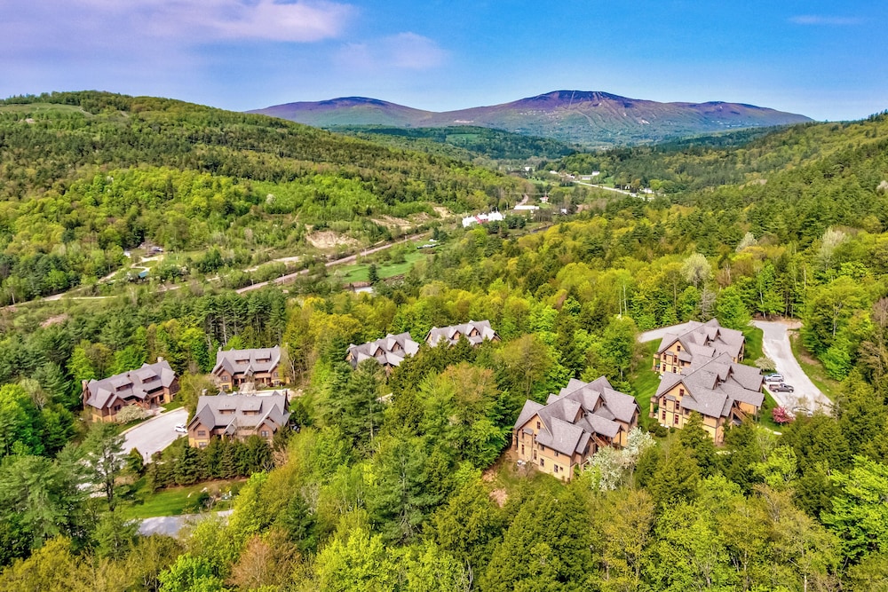 Castle Hill Resort Condo: 5 Mi to Slopes at Okemo! view 3