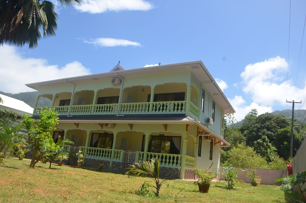 Green Palm Self Catering and Chalets