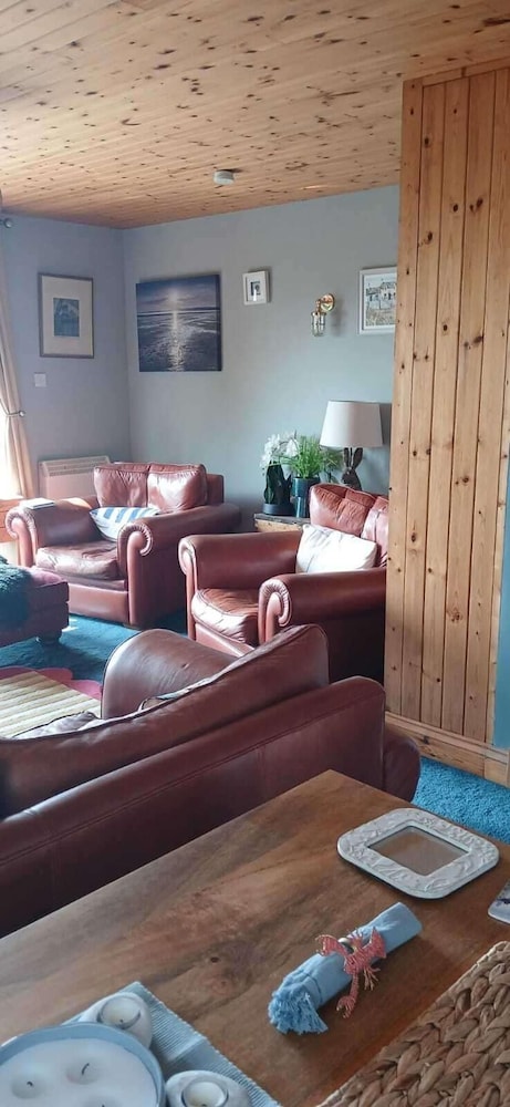 Bayview Cottage Escape in Pendine