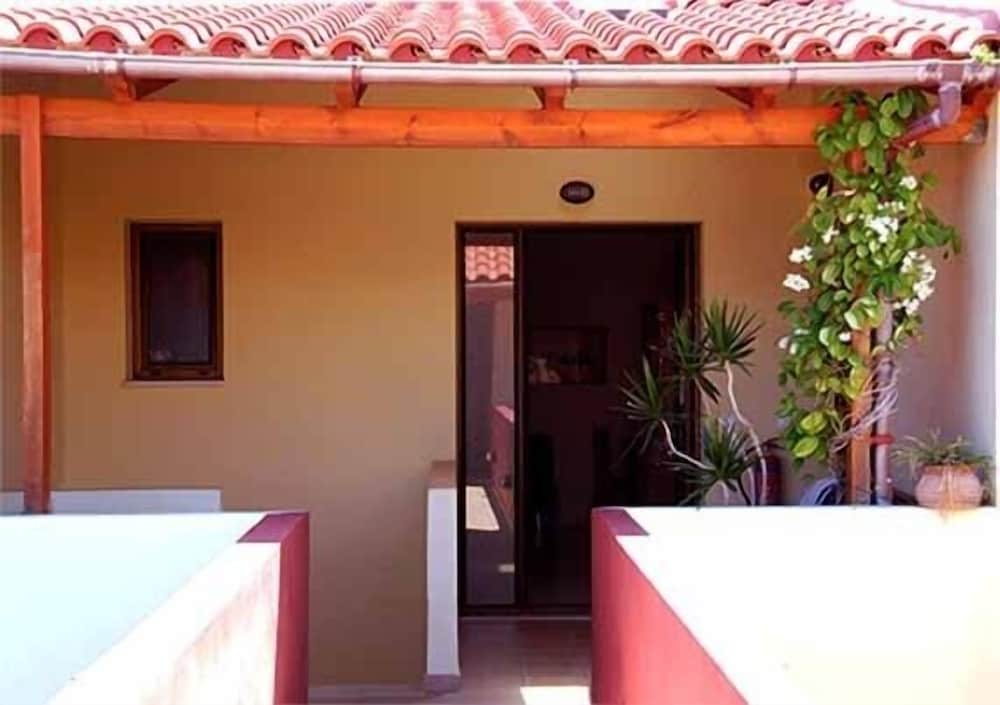 Armonia Apartments