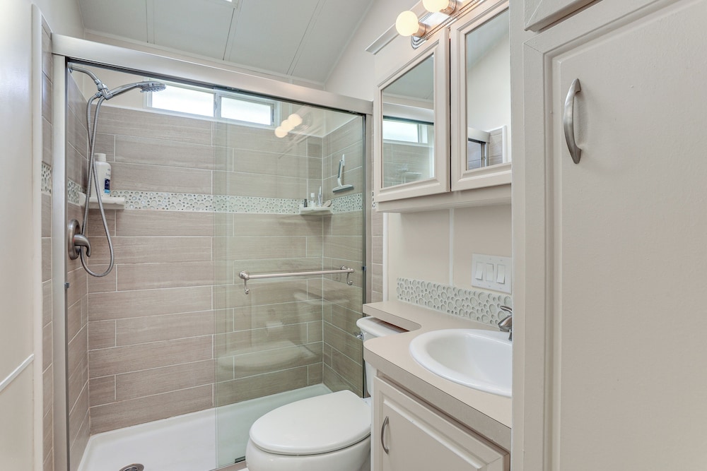 3 Mi to Nokomis Beach: Resort Home in Florida