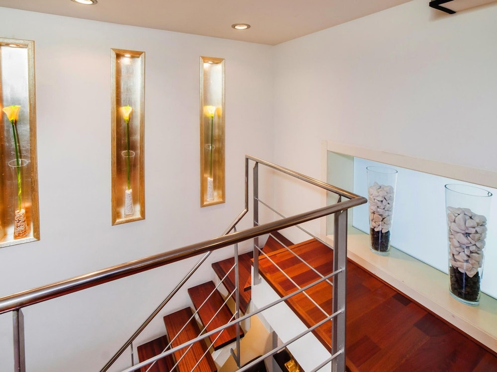 Victoria City Center 1 Downtown Luxury Duplex