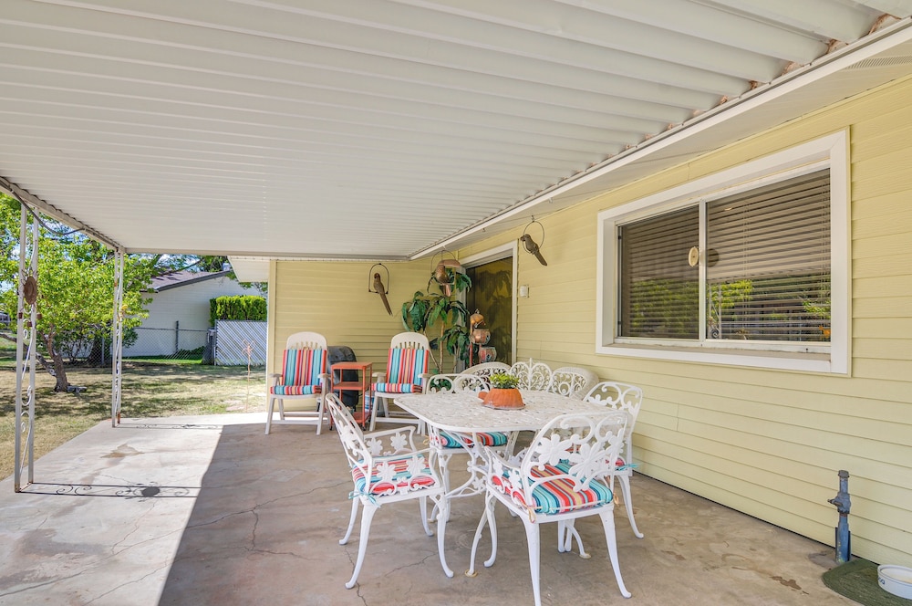 Walk to Downtown: Page Hideaway w/ Patio