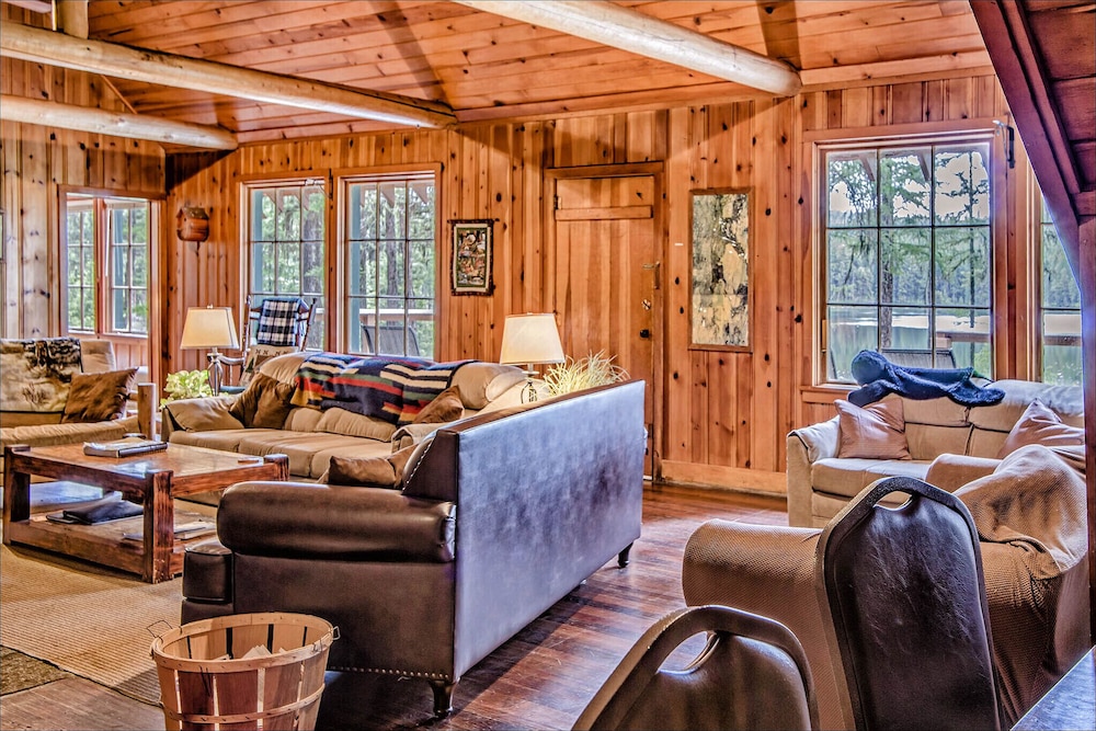 Diamond Belle Guest Ranch view 2