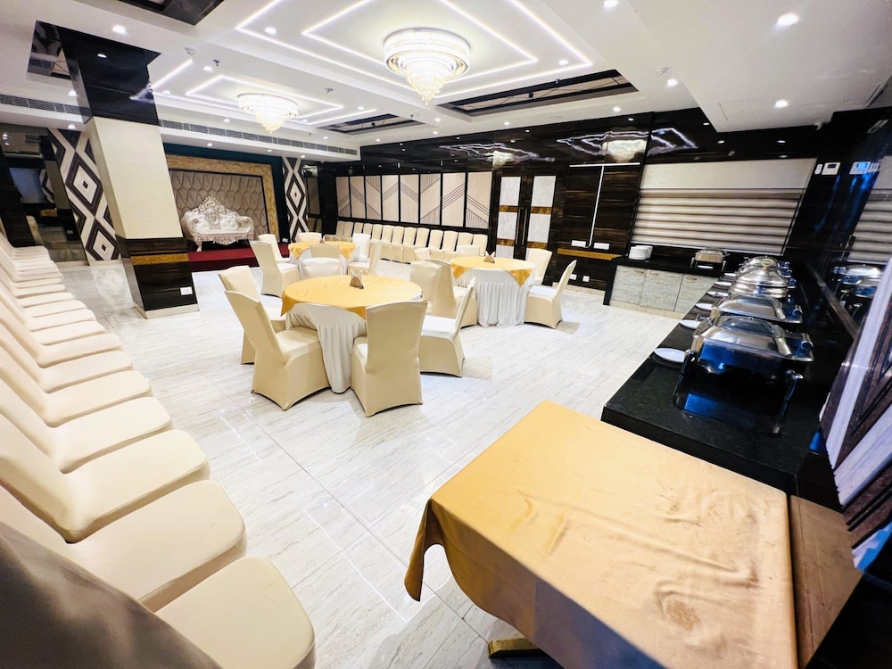 Hotel Roop Highlights