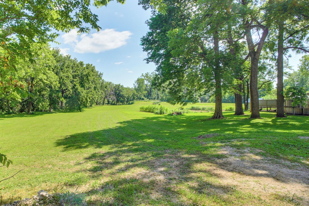 11 Mi to Smithville Lake: Private Home Near Winery