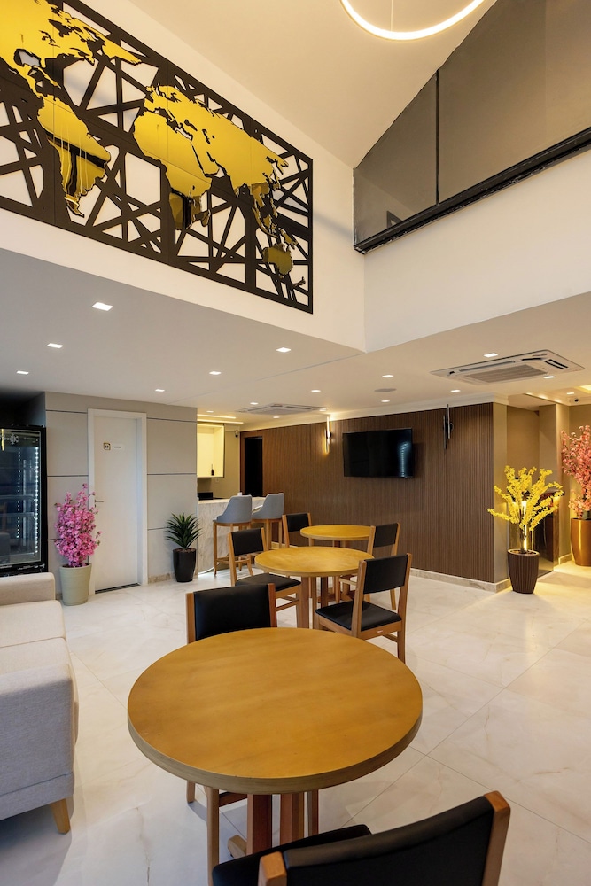 Aira Hotel