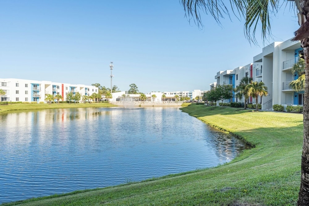 Daytona 2BR Getaway Parking Family & Pet-friendly