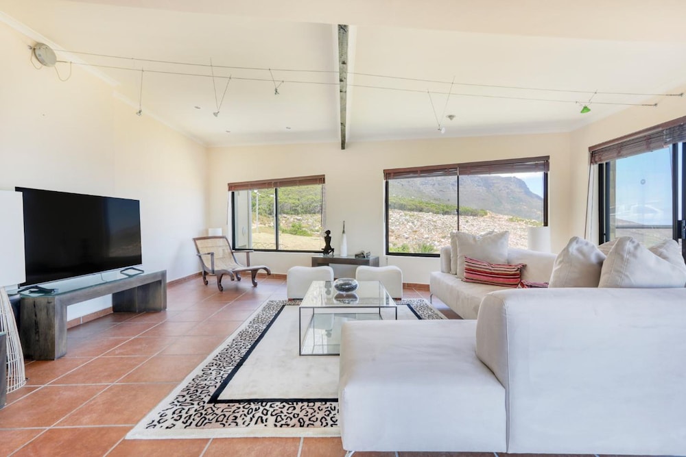Villa Sol Camps Bay - Family Retreat With 360 Views