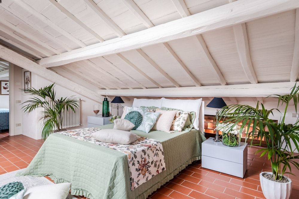 Valle del Sole Winery Farmhouse