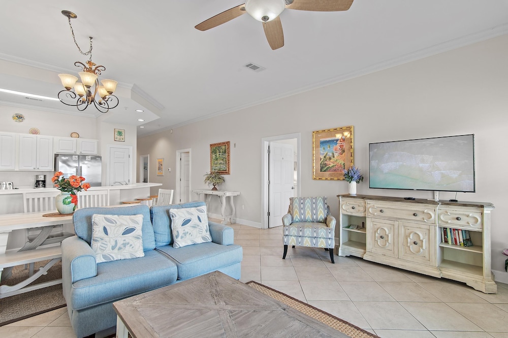 Pavilion Palms 205b