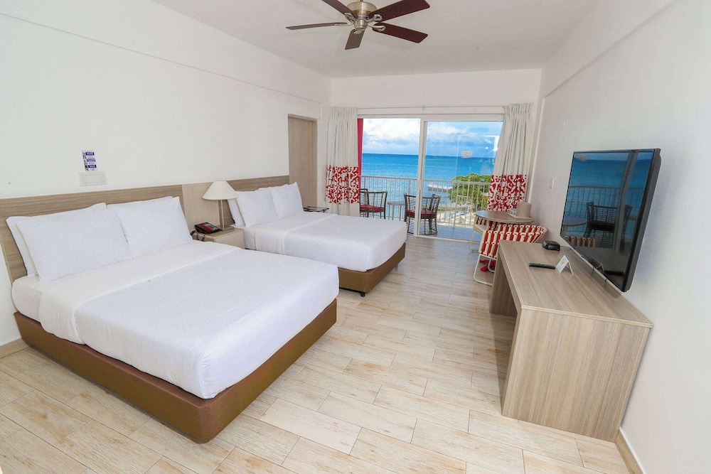 Grand Decameron Cornwall Beach, A Trademark All-Inclusive Resort
