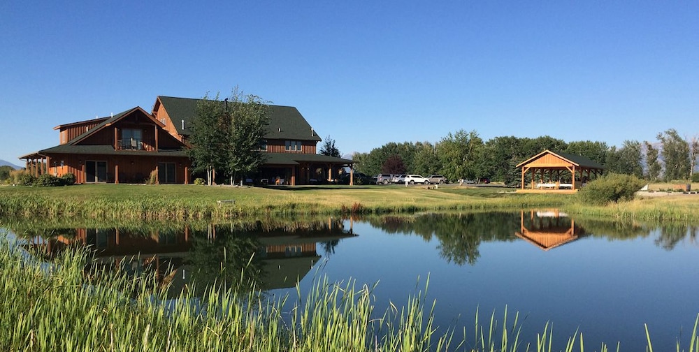 Gallatin River Lodge