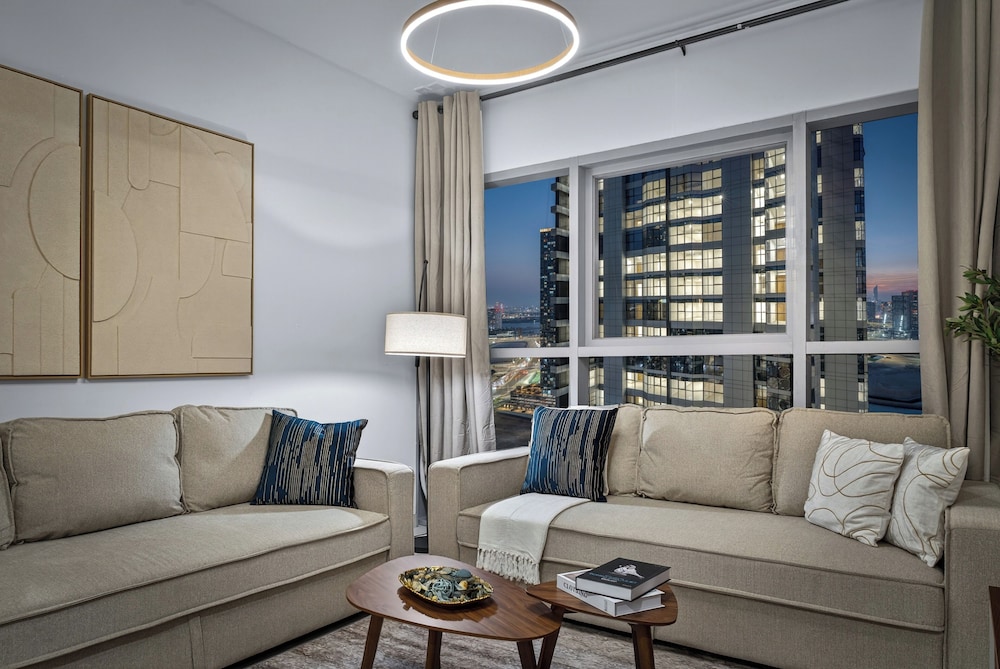 Radiant Boulevard by DVH Luxe Retreats