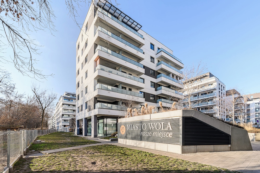 Lumina apartment near the train station