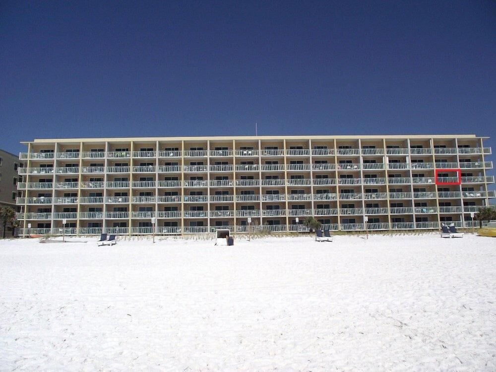 Pelican Isle 402 - Chasing the Sun