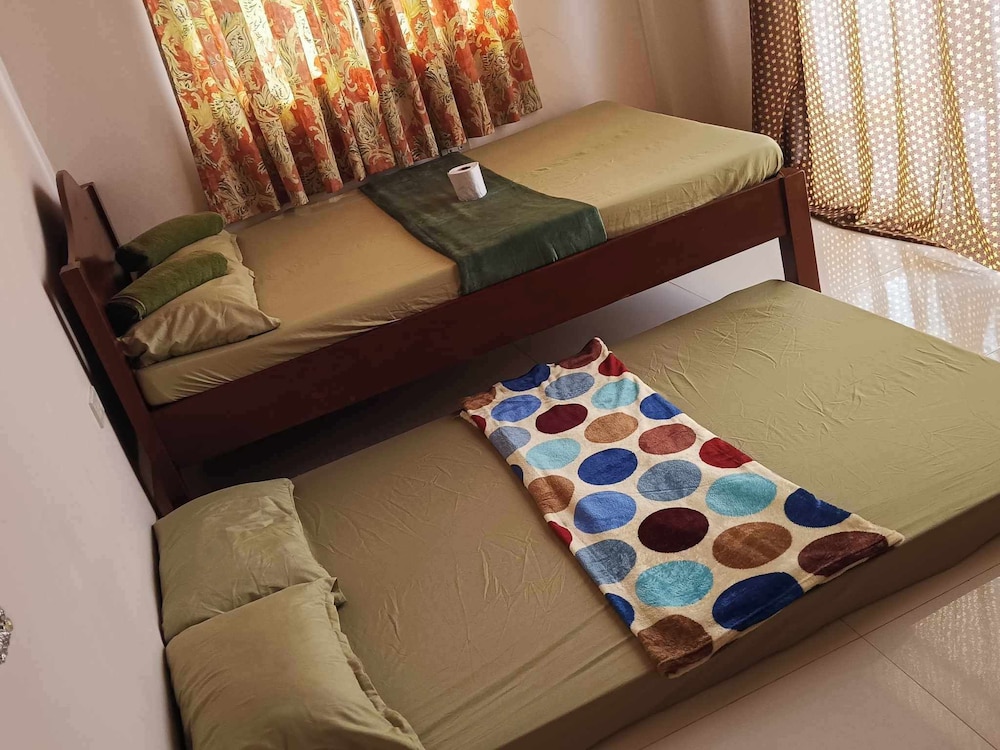 Room-aremen Transient, the no Hassle and