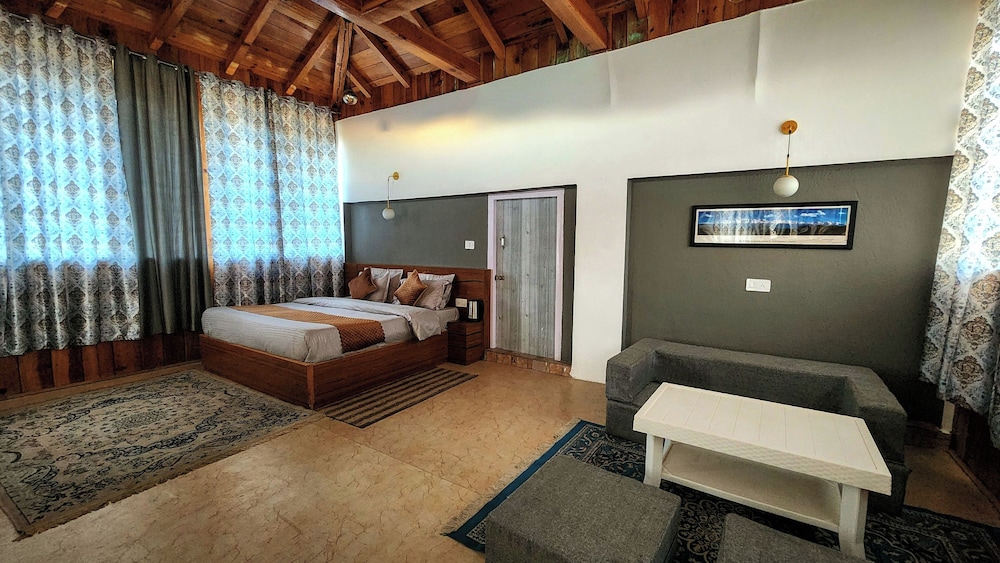 Neelkanth retreat