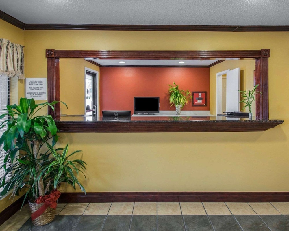 Econo Lodge Defuniak Springs I-10