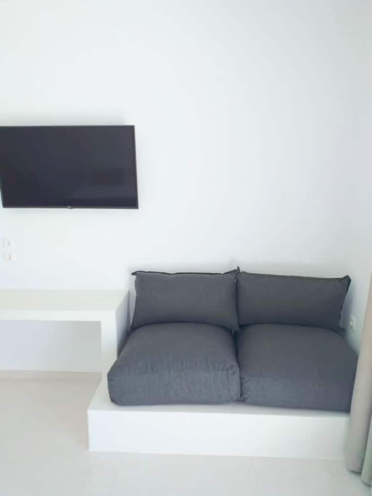 Smaro Studios