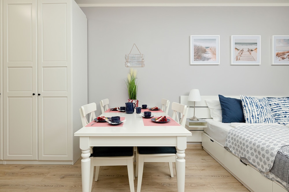 Grunwaldzka Apartments by Renters view 3