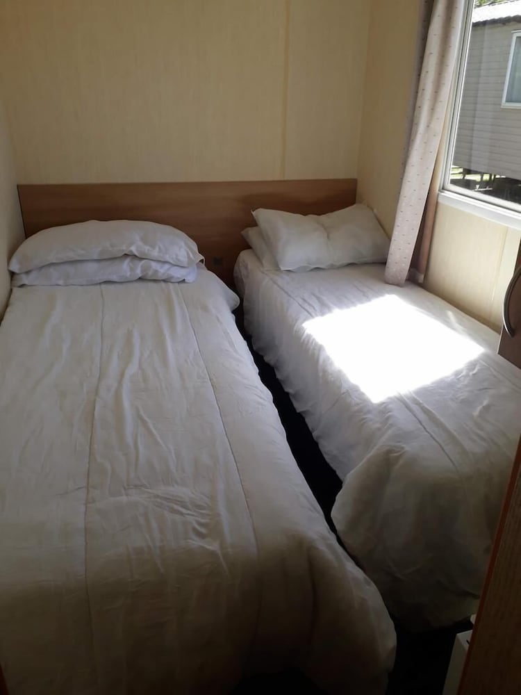 Caravan on Combe Haven - Sleeps 8 & Pet Friendly view 4