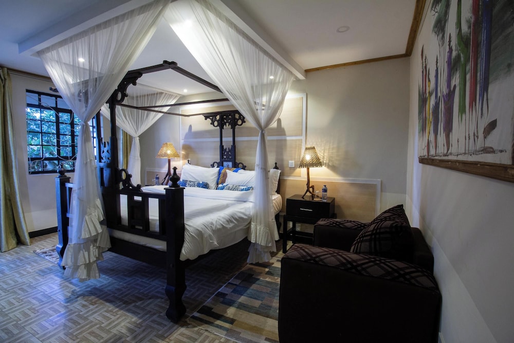 Saba House & Lodges