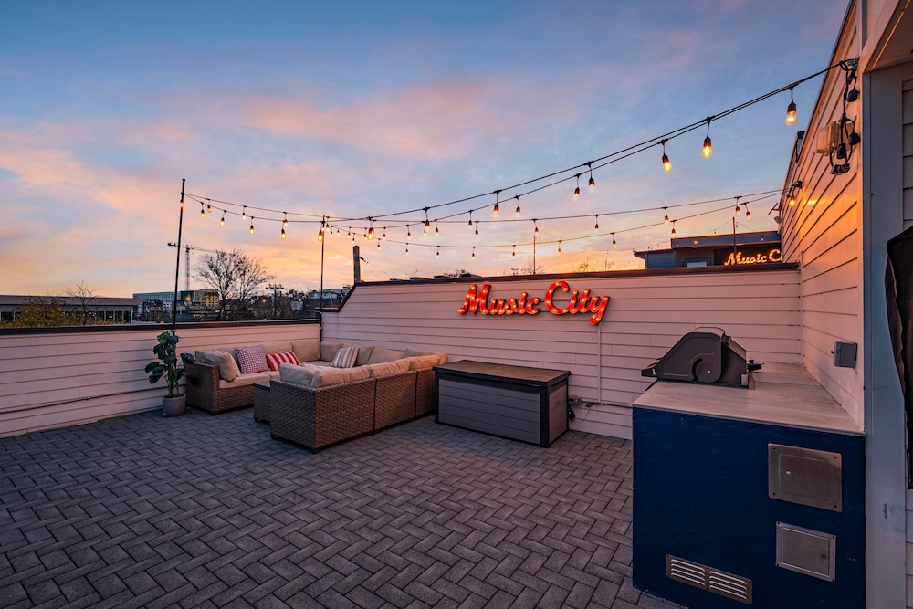 Ultimate Rooftop Double Games BBQ Skyline Views