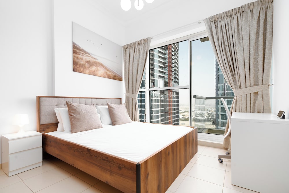 Lux BnB I Mayfair Tower I Sky line Views