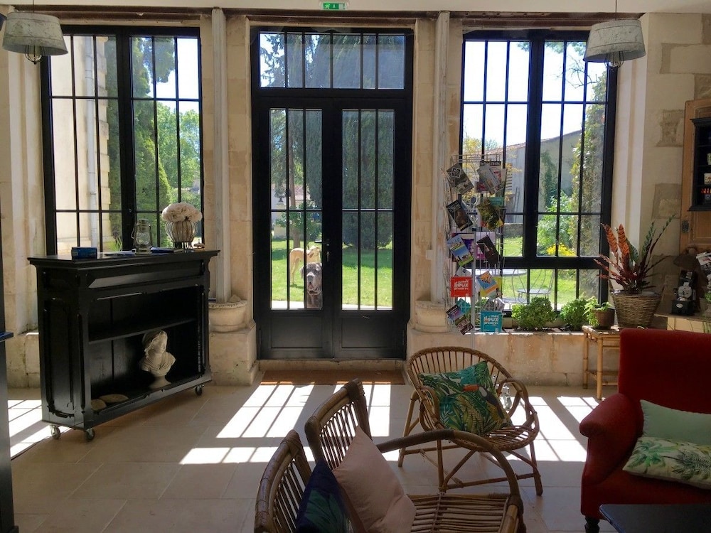 Photo 10