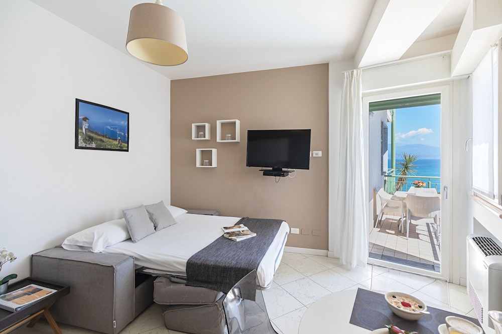 Residenza Miralago - 16 Domitilla - Locazione BK