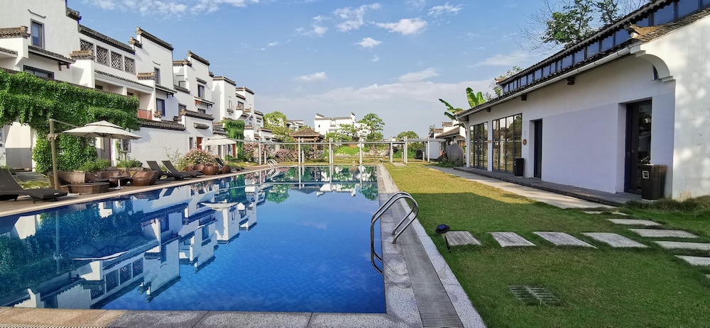 Huangshan Huizhou Creek Villa