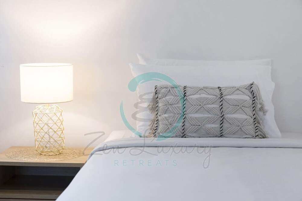 Zen Skytower Harbourview -exclusive 3br Family Apt