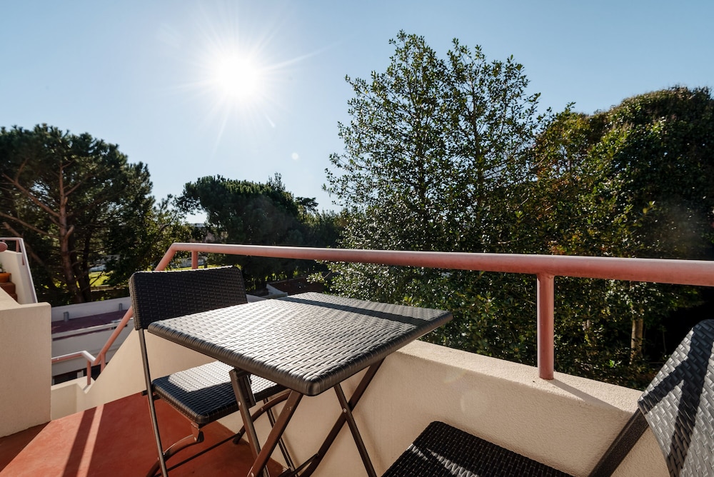 Acm034 Bombarda Homes, Spacious 1BR w/ Balcony