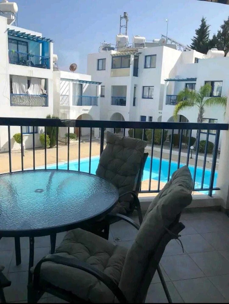 Paphos Pool View Apartment