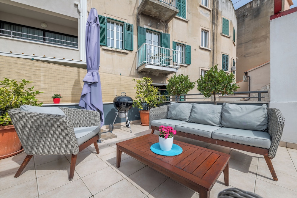 Heritage Carollini, Two-Story Residence