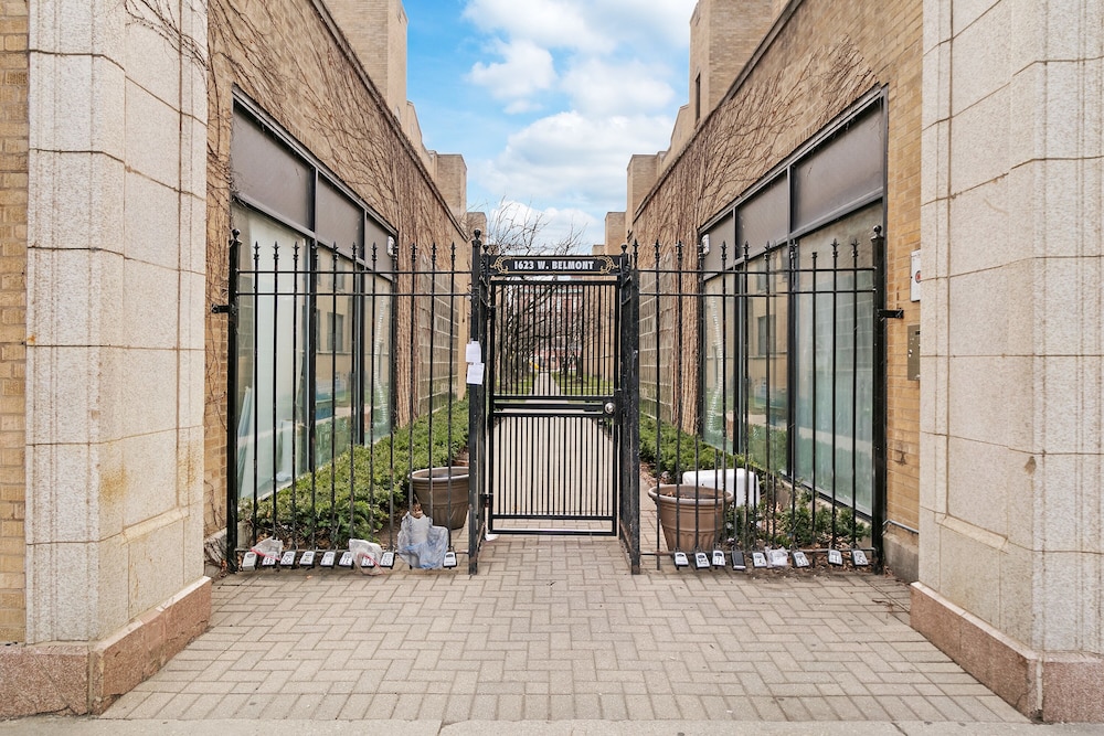 1BR Fully Equipped - Belmont rep