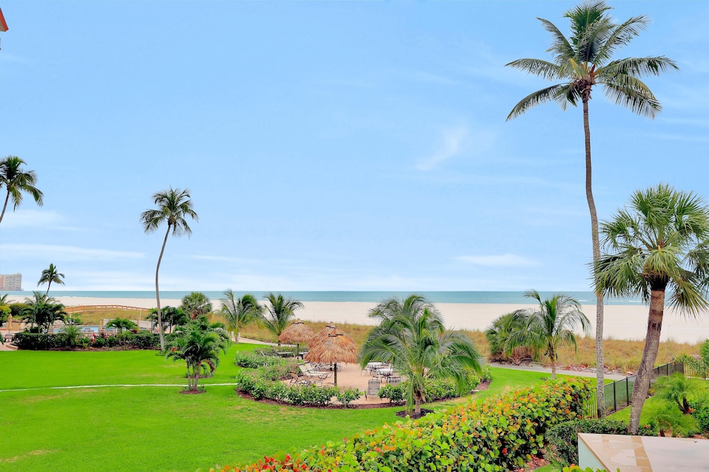 Bungalow-style Beachfront Condo With Pool