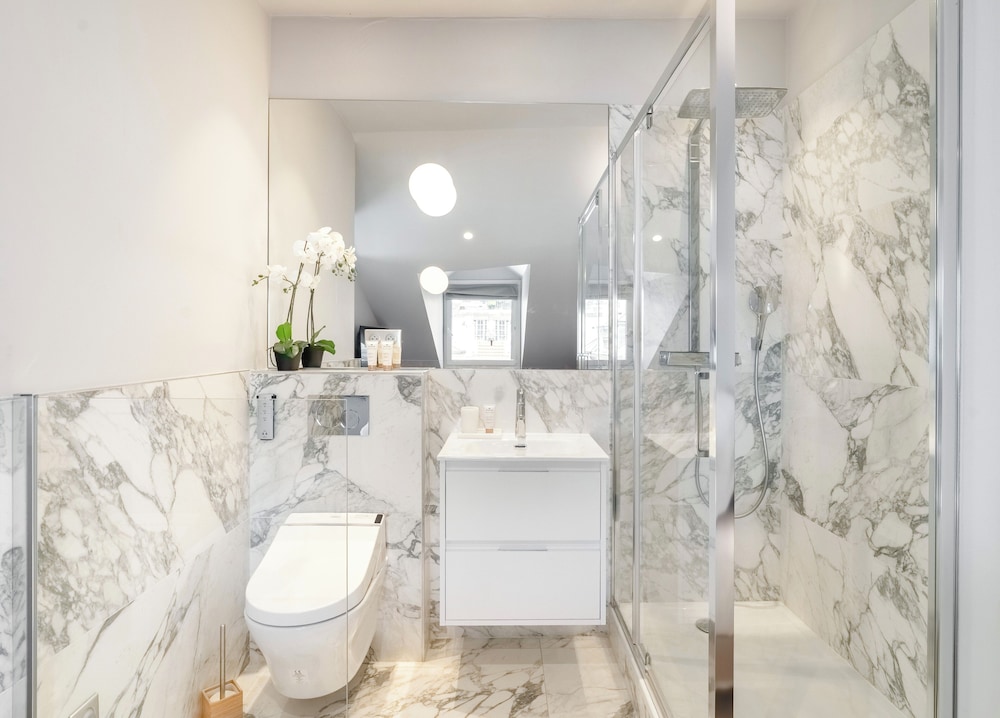 1537 Bourg Tibourg