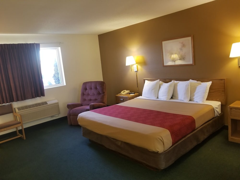 AmeriVu Inn and Suites - Stanley view 4