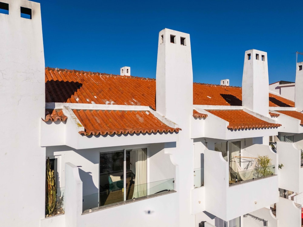 Montechoro Sea View 3 Bedroom Apartment