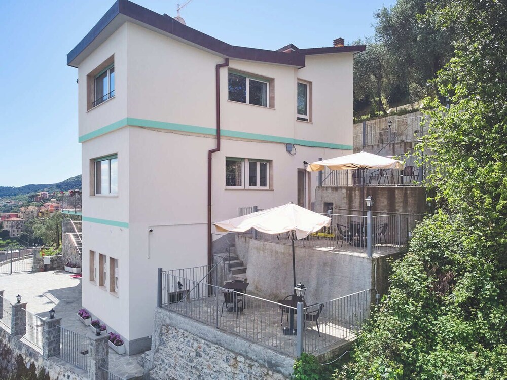 Villa dei Poeti view 2