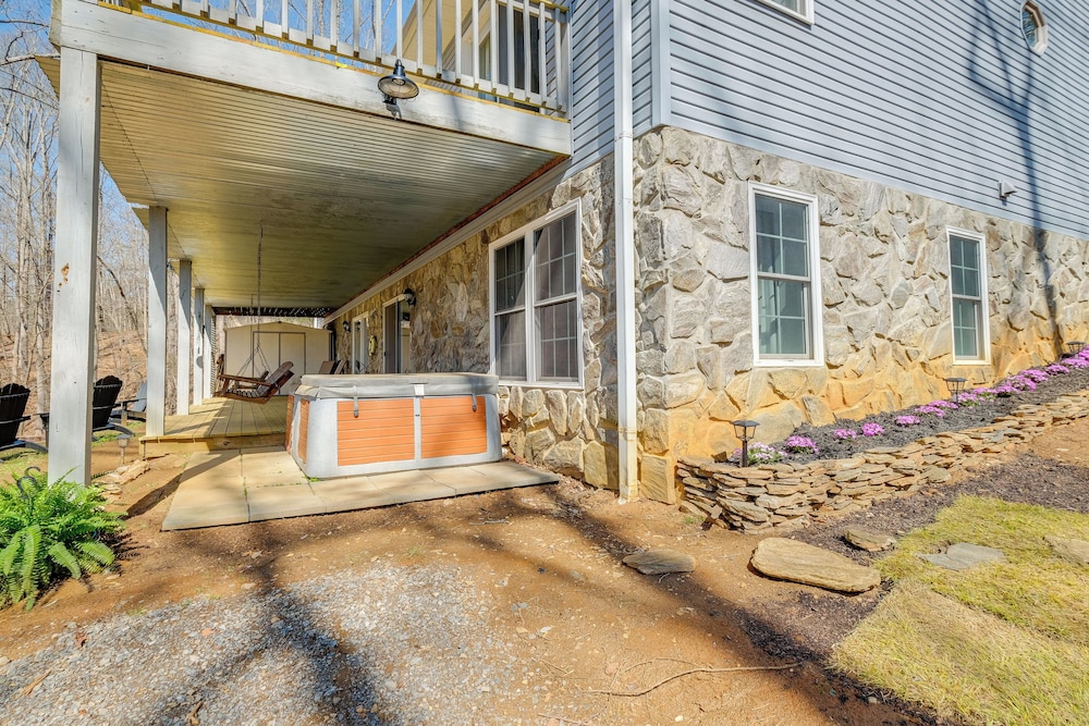 Fish, Boat & Hike: Lakefront Home w/ Game Room!