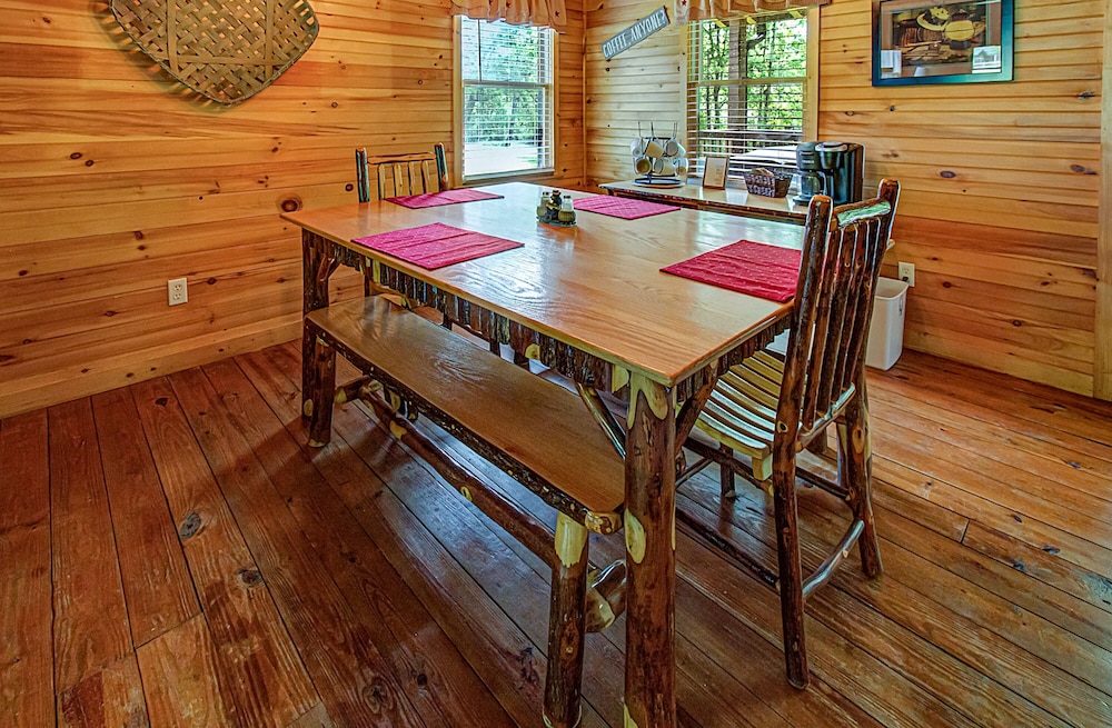 Mountain Creek #3584 by Aunt Bug's Cabin Rentals