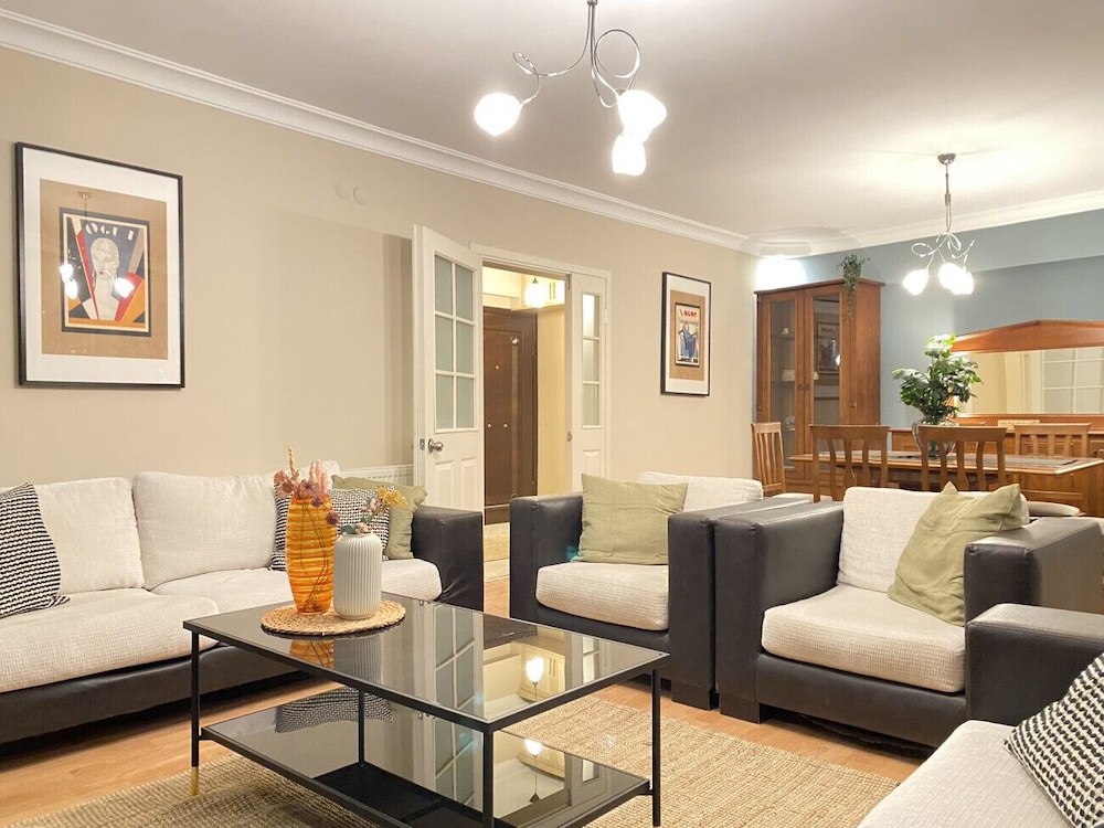Missafir Sleek Flat in Nisantasi With Terrace