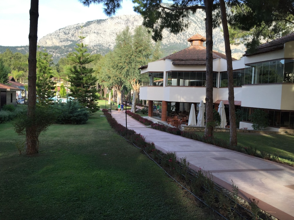 Champion Holiday Village - All Inclusive
