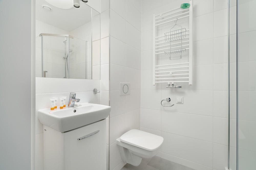 Studio With Outdoor Parking by Renters view 4