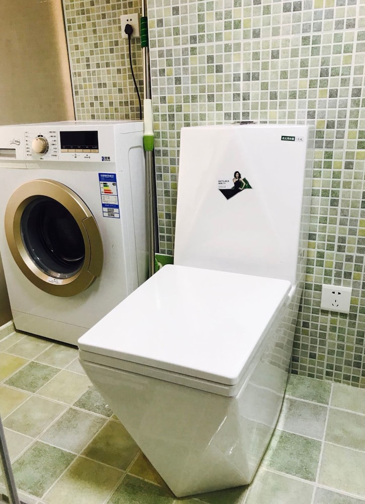 E-Home Self-Service Apartment